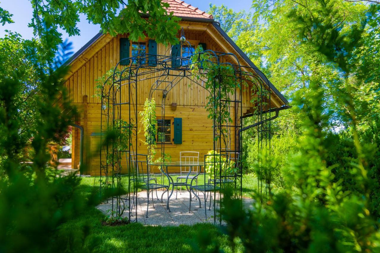 Chalet Haloze Pristava Exterior photo